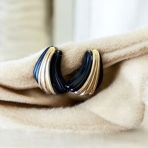 Avon Vintage 1986 About Town Black and Gold Earrings